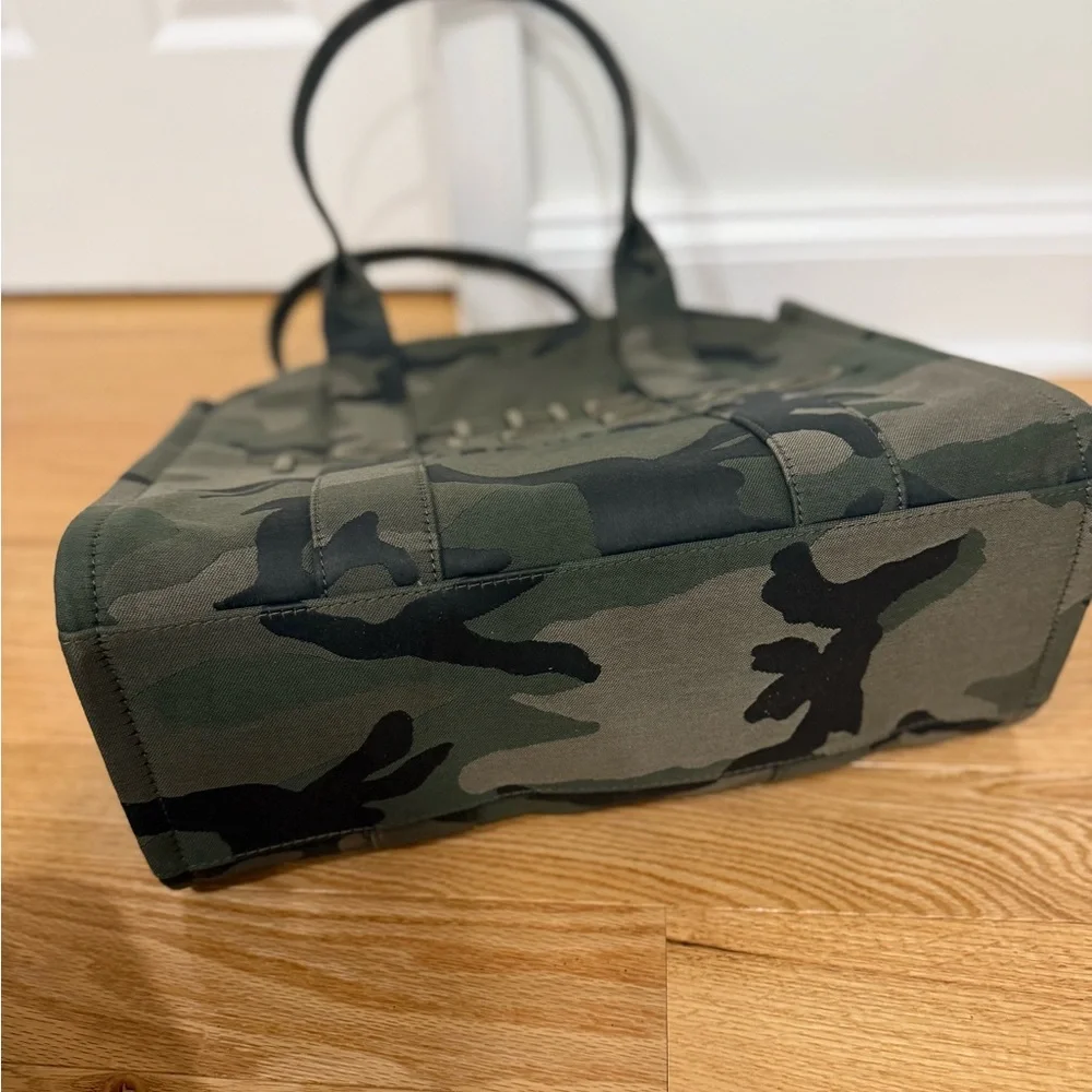 NWT Marc Jacobs large camo tote bag - Picture 8 of 10